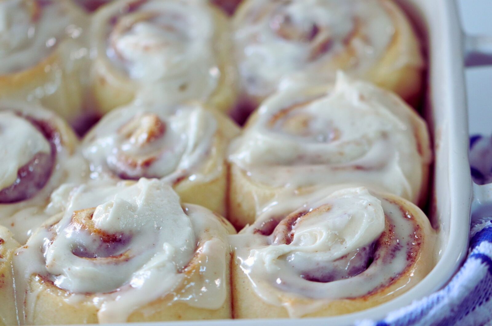 OVERNIGHT CINNAMON ROLLS  