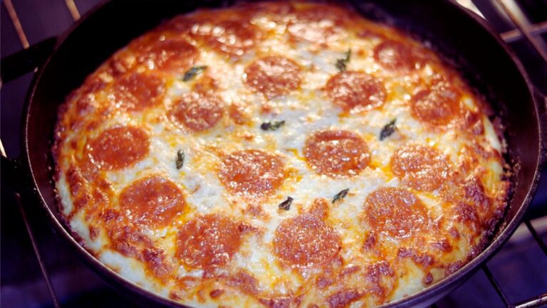 Easy No Knead Pan Pizza