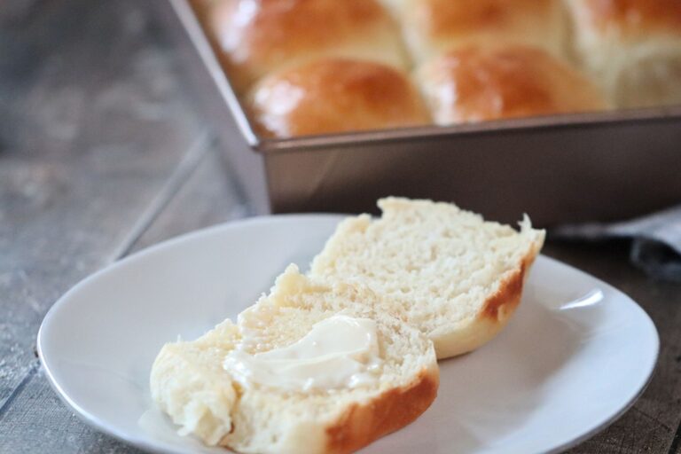 Fluffy Dinner Rolls